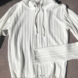 Tight long sleeve White ruffled jacket